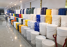 中日韩插逼骚黄片吉安容器一楼涂料桶、机油桶展区
